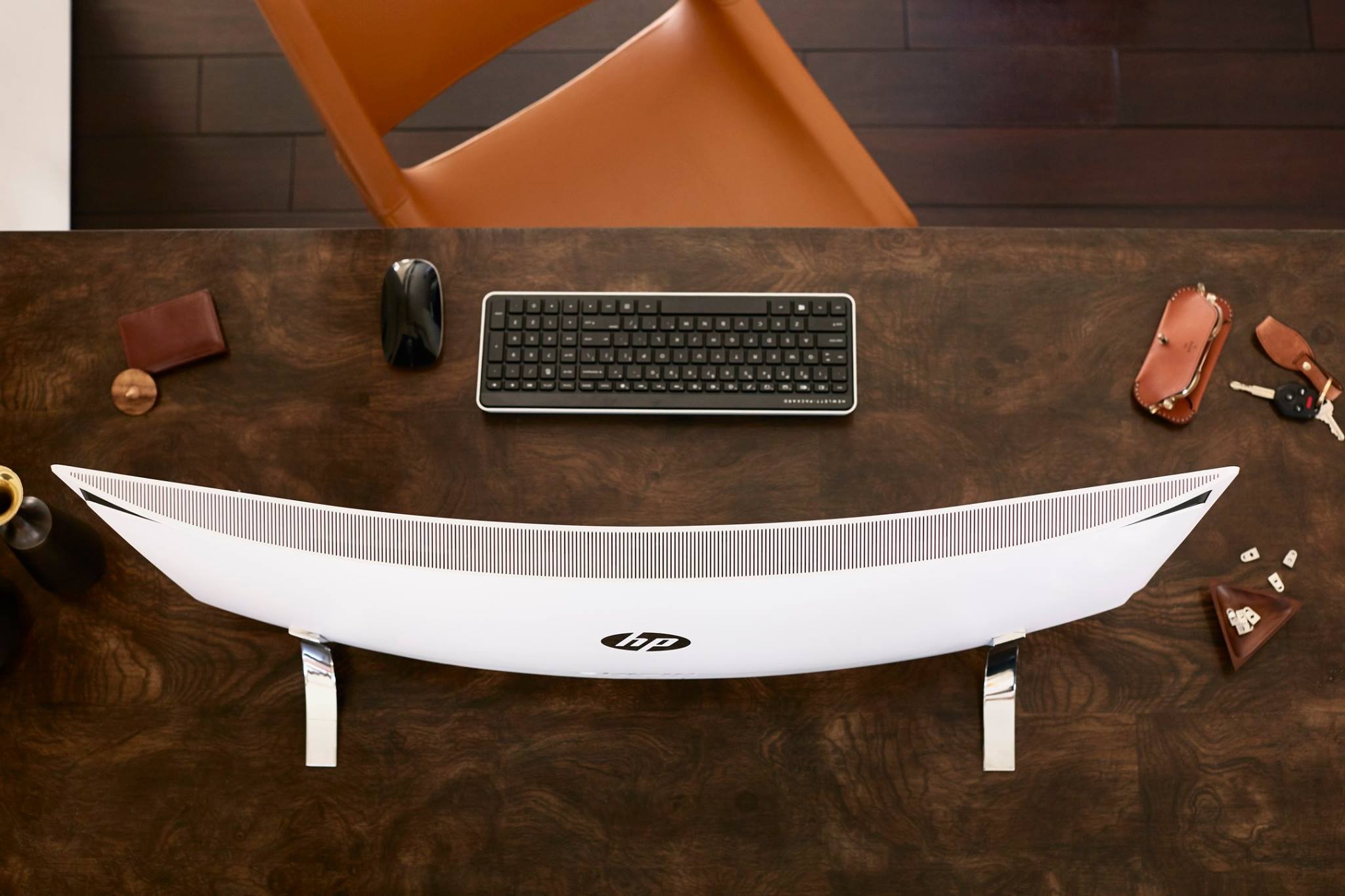 HP All-in-One curvo